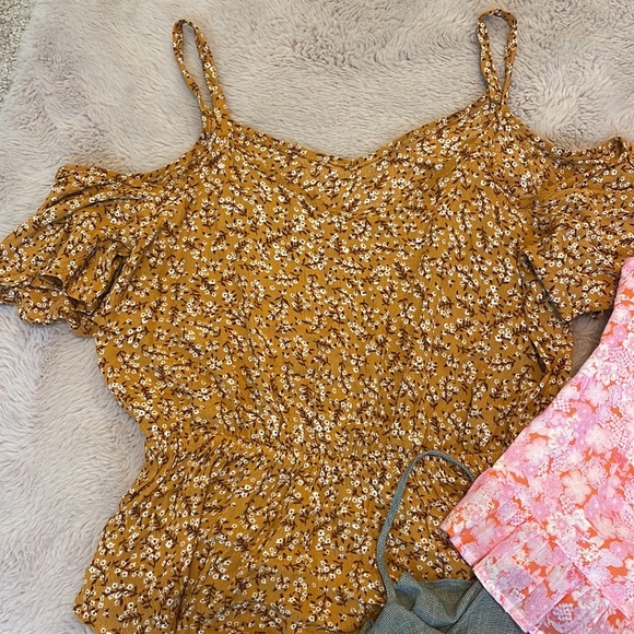 Blouses - Picture 2 of 4